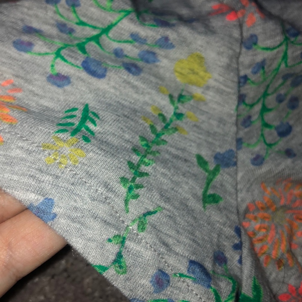 Cherokee Hello Spring Tee - Picture 3 of 4
